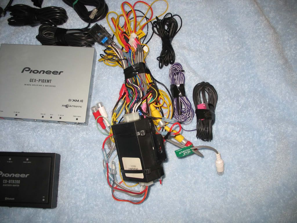 FS: Pioneer AVIC D3 w/Bluetooth and XM NavTraffic - LS1GTO.com Forums